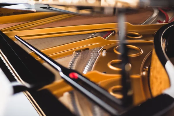 Wewnątrz pianoforte mechaniki — Zdjęcie stockowe