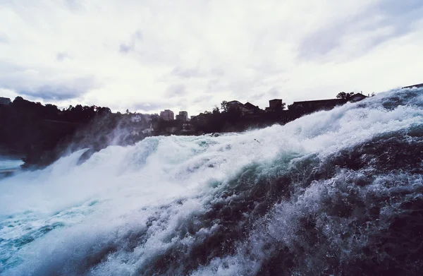 Enorme grote waterval — Stockfoto