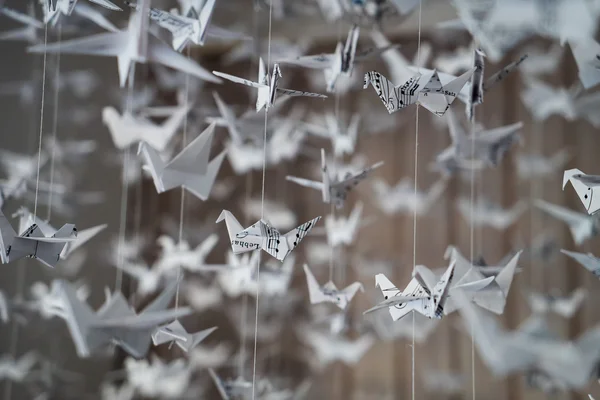 Beyaz Origami Vinçler