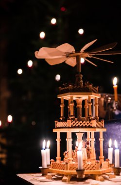 Alman Noel piramit