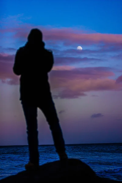 Silhouette of photographer on the beach — Stock Photo, Image