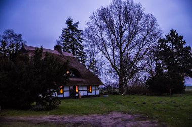 House hangi Thatched çatı