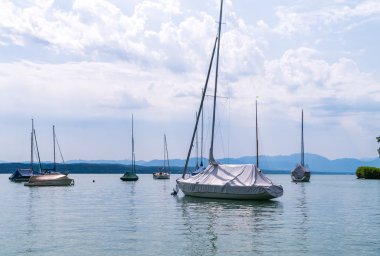 Yelkenli ile romantik görünümü