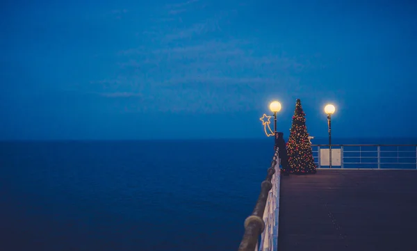 Arquitectura del muelle del paisaje de Navidad, vintage retro — Foto de Stock