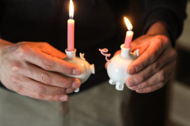 mum şeklinde seramik domuz