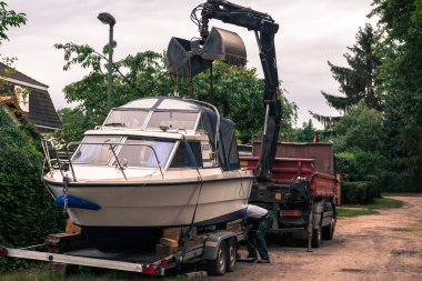 yarı Tekne taşıma için yükleme