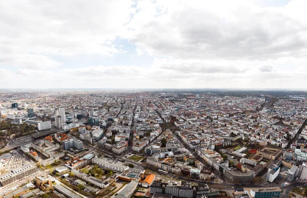 Berlin 'in bulutlu yaz gününde hava manzarası Telifsiz Stok Imajlar