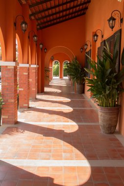 Güneş Işık gölgeli Bina Tuğla.