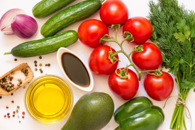 Taze sebze salatası malzemeler. 