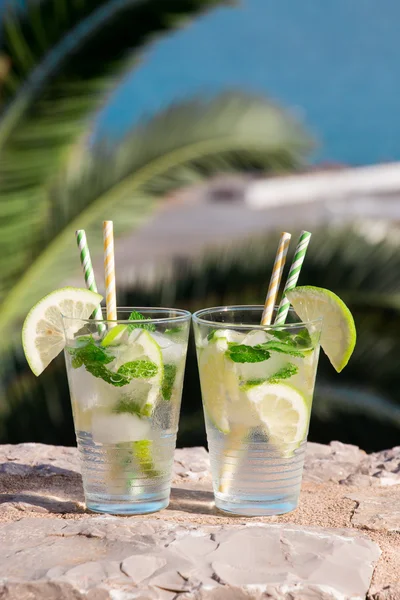 Boisson d'été soda cocktail à l'eau . — Photo