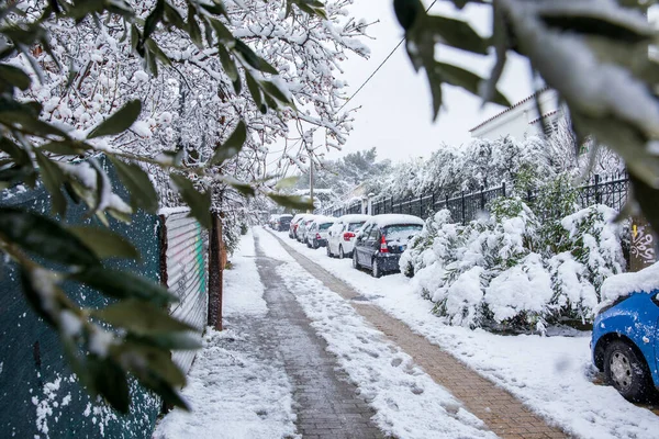 Beautiful winter morning snow covered streets of Athens, Greece, 15th of February 2021. — Stock Photo, Image