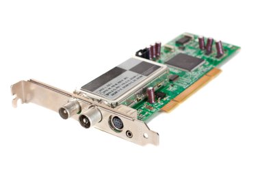 Hite arka plan üzerinde izole iç bilgisayar kurulu tv tarayıcısı