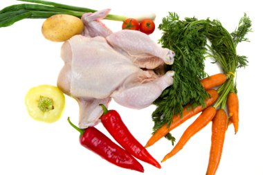 Beyaz arka plan üzerinde izole Sebzeli tavuk