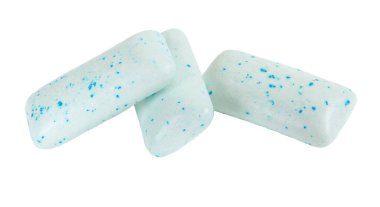 üç parça beyaz zemin üzerine izole sakız