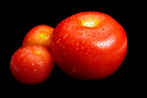 domates suyu ile izole üzerinde siyah arka plan damla