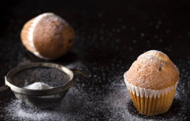 PF toz şeker kurabiye ve süzgeç kadar yakın