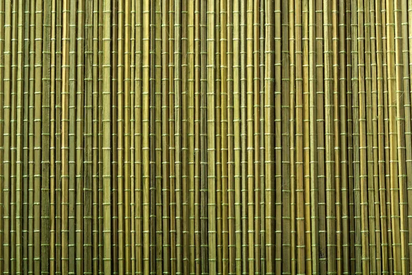 Suşi pişirme ve mutfak masası dekorasyonu için yeşil bambu hasırı.