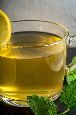 Yeşil çay ve limon ve nane - yakın görünüm