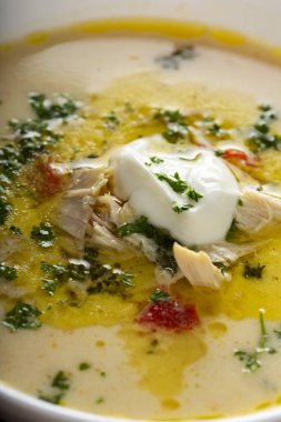 Ciorba Radauteana - Romanya geleneksel kremalı tavuk çorbası