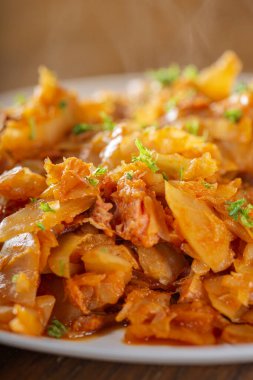 Kabak yahnisi füme domuz pirzolası. Yakın görüş.