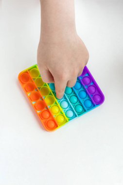 Çocuklar için popüler bir silikon oyuncak. Patlat.