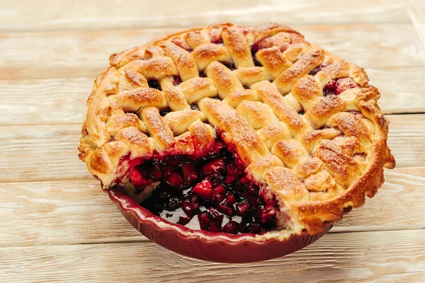 Homemade pastry with berries and apple — Stock Photo, Image