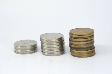 Üç Bozuk Para Yığını Yükselen Yükseklik Finansal İlerleme Konsepti