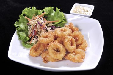Kızarmış Calamari Halkaları