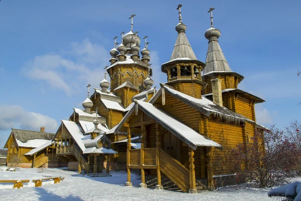 Svyatogorsk Lavra, situato nelle Montagne Sacre sulla riva del fiume Seversky Donets . — Foto Stock