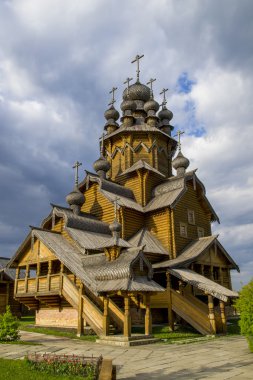 Svyatogorsk Lavra, kutsal dağ Seversky Donets Nehri kıyısında yer alan.