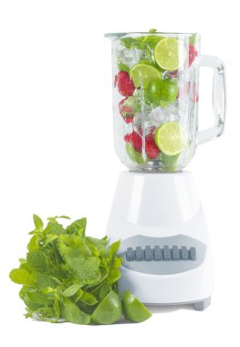 Blender içinde taze meyve