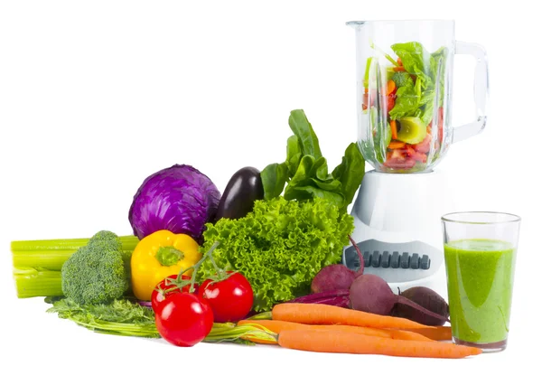 Licuadora con verduras frescas — Foto de Stock