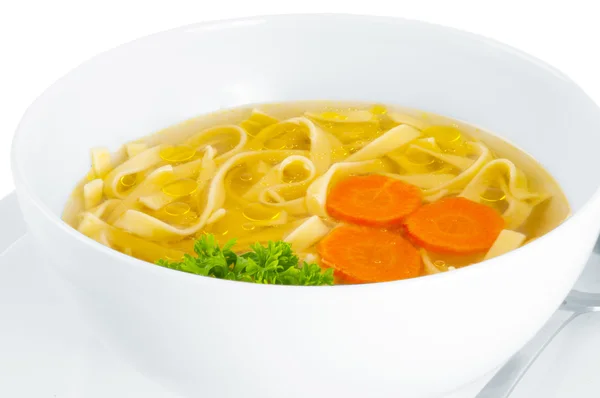 Supă de pui pe fundal alb — Fotografie, imagine de stoc