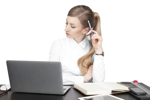 Exitosa mujer de negocios sentada para la mesa — Foto de Stock