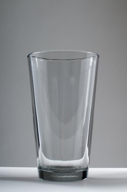 boş kadehle içki için