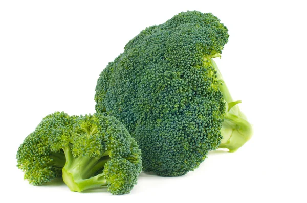Brokoli segar terisolasi di atas putih — Stok Foto