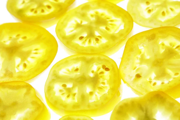 domates izole dilimleri sarı yeşil ışık