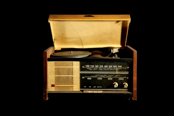 Radio vintage et lecteur vinyle — Photo