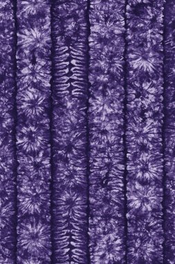 Modern ve orijinal dalma boyası, kravat boyası, batik ve yüksek çözünürlüklü beyaz tuval üzerinde shibori deseni.