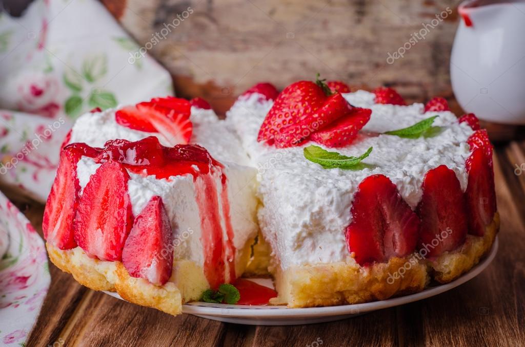 No Baked Strawberry Cheesecake With Cottage Cheese On Wooden