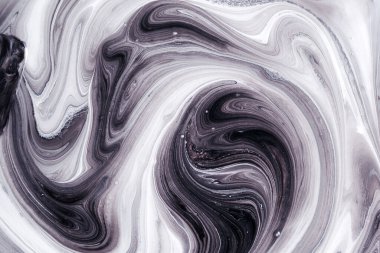 Soyut siyah beyaz arkaplan şablonu. Tabloya yakın çekim. Siyah beyaz arka plan. Dekoratif doku. Sıvı boya. Soyut boyalı dalgalar.