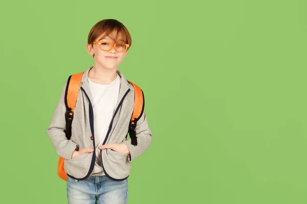 Rapaz Bonito Com Mochila Pronta Para Estudar Volta Conceito Escola — Fotografia de Stock