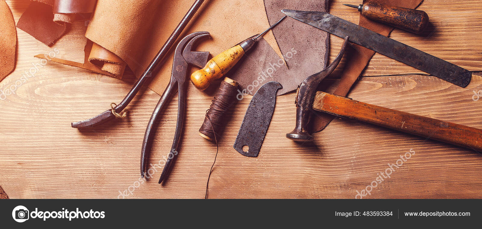 Leather Craft Tools Old Wooden Table Leather Craft Workshop Shoemaker's  Stock Photo by ©Volurol 483593384