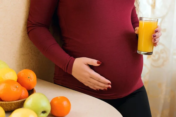 Ciężarna Kobieta Kuchni Zdrowym Jedzeniem Zdrowe Odżywianie Dieta Czasie Ciąży — Zdjęcie stockowe