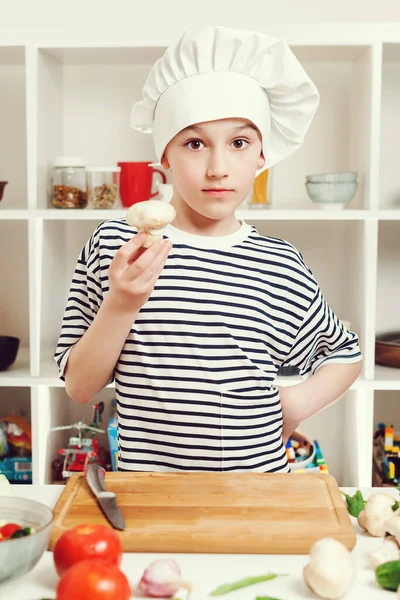 Bambino Vuole Diventare Uno Chef Professionista Chef Boy Preparare Cibo — Foto Stock