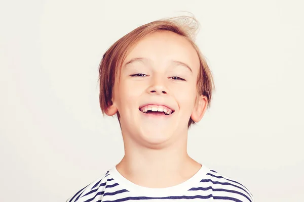 Smějící Dítě Šťastné Dětství Pozitivní Emoce Portrét Roztomilého Hezkého Chlapce — Stock fotografie