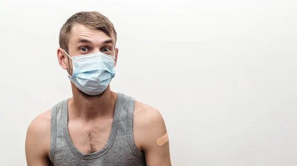 Man Getting Covid Vaccinated Person Wearing Face Mask Happy Man — Stock Photo, Image