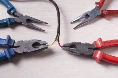 Elektrik araç kümesi. Mühendislik çalışmaları, enerji kavramı için aksesuarlar.