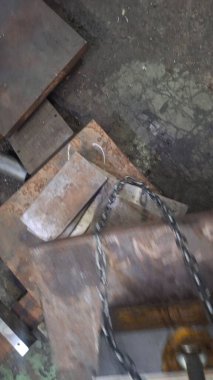 Fabrikadaki metal ve çelik ürünleri.