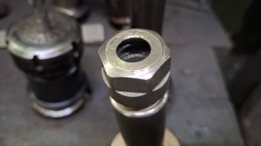 Fabrikada metal vida..